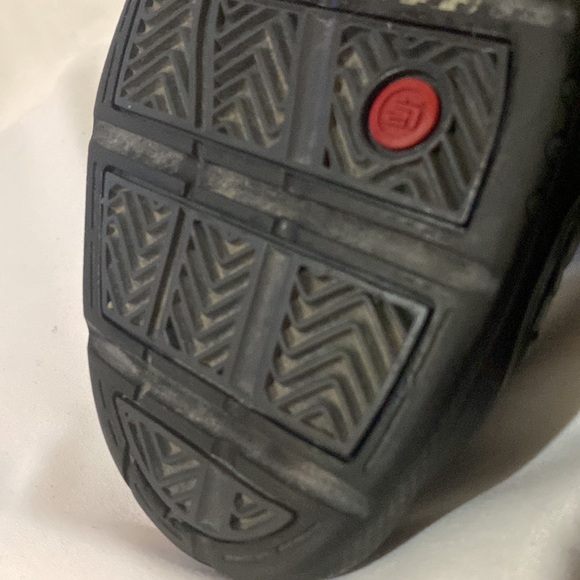 Nike LeBron 4 IV Sneakers - Picture 10 of 12